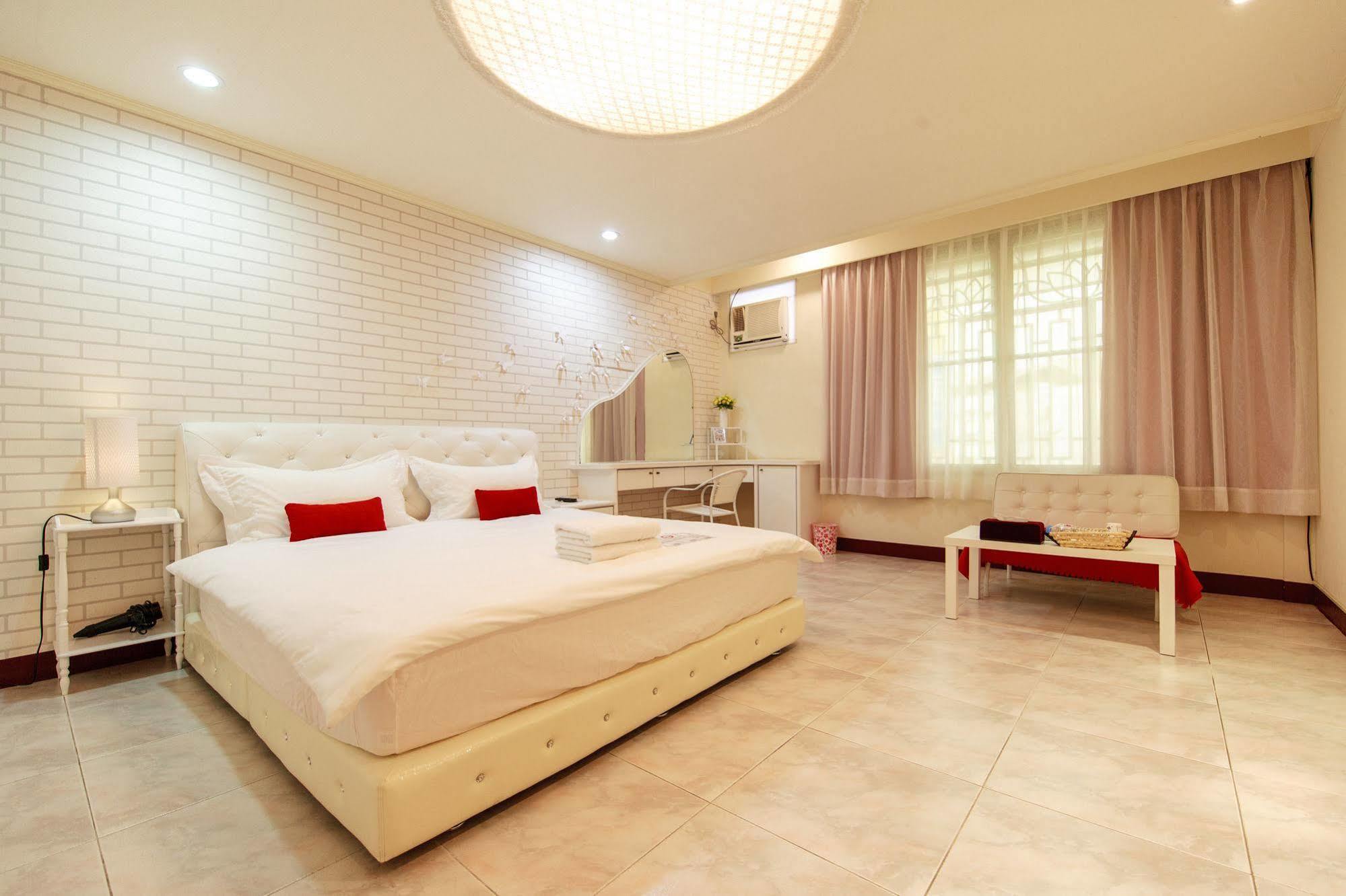 Ariyoshi Ya Apartment Tainan Exterior photo